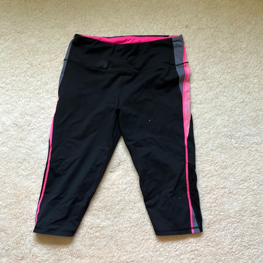 Victoria Secret VSX crop leggings